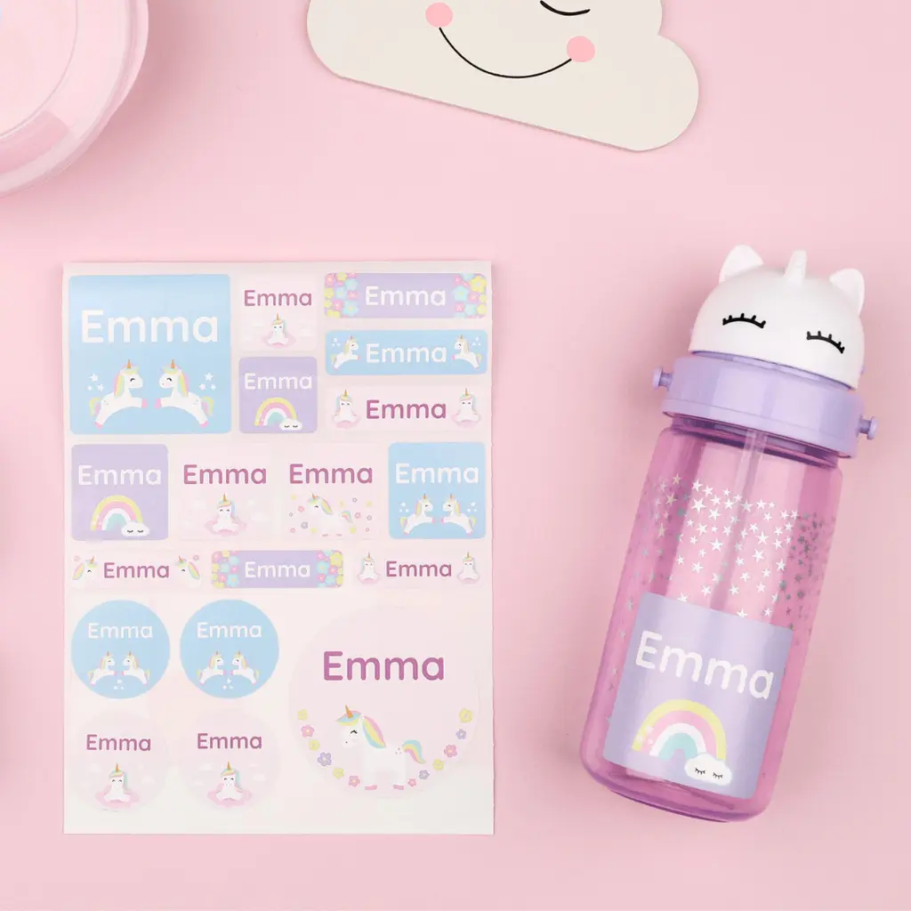 Grote gepersonaliseerde naamstickers met de naam emma en eenhoornmotief